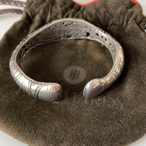 John Hardy Palu Macan Sterling Silver with Black Sapphires Hinged Cuff - Picture 8 of 11